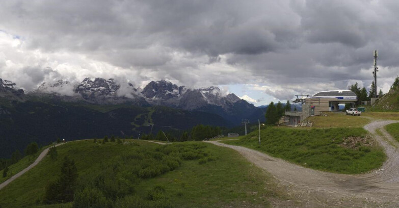 Webcam Folgarida-Marilleva  (Skiarea Campiglio Dolomiti di Brenta - Val di Sole Val Rendena) - Seggiovia Malghette 