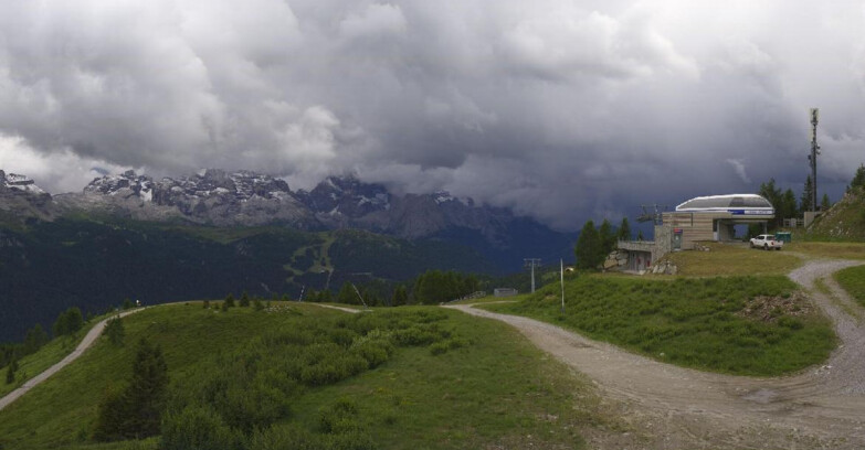 Webcam Folgarida-Marilleva  (Skiarea Campiglio Dolomiti di Brenta - Val di Sole Val Rendena) - Seggiovia Malghette 