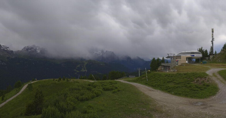 Webcam Folgarida-Marilleva  (Skiarea Campiglio Dolomiti di Brenta - Val di Sole Val Rendena) - Seggiovia Malghette 