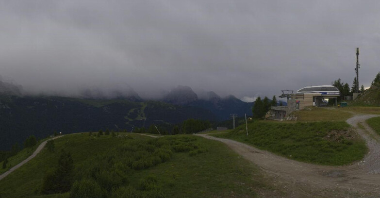Webcam Folgarida-Marilleva  (Skiarea Campiglio Dolomiti di Brenta - Val di Sole Val Rendena) - Seggiovia Malghette 