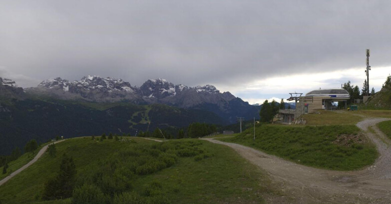 Webcam Folgarida-Marilleva  (Skiarea Campiglio Dolomiti di Brenta - Val di Sole Val Rendena) - Seggiovia Malghette 