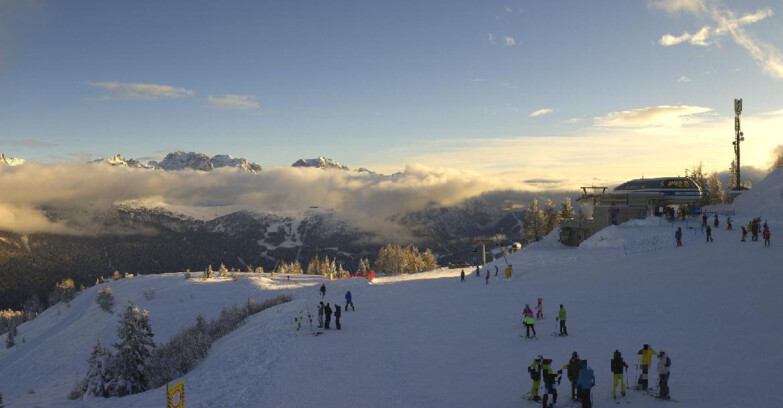 Webcam Folgarida-Marilleva  (Skiarea Campiglio Dolomiti di Brenta - Val di Sole Val Rendena) - Seggiovia Malghette 