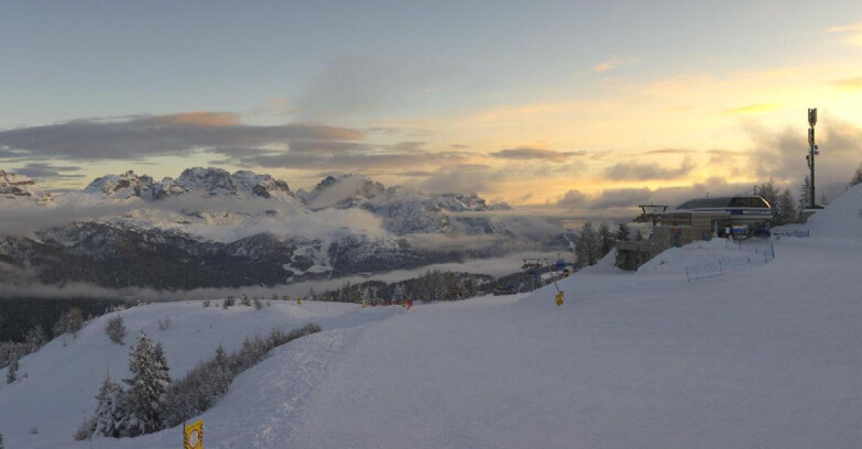 Webcam Folgarida-Marilleva  (Skiarea Campiglio Dolomiti di Brenta - Val di Sole Val Rendena) - Seggiovia Malghette 