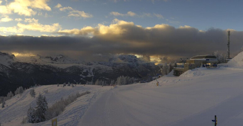 Webcam Folgarida-Marilleva  (Skiarea Campiglio Dolomiti di Brenta - Val di Sole Val Rendena) - Seggiovia Malghette 