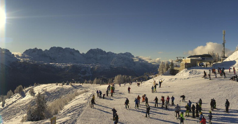 Webcam Folgarida-Marilleva  (Skiarea Campiglio Dolomiti di Brenta - Val di Sole Val Rendena) - Seggiovia Malghette 