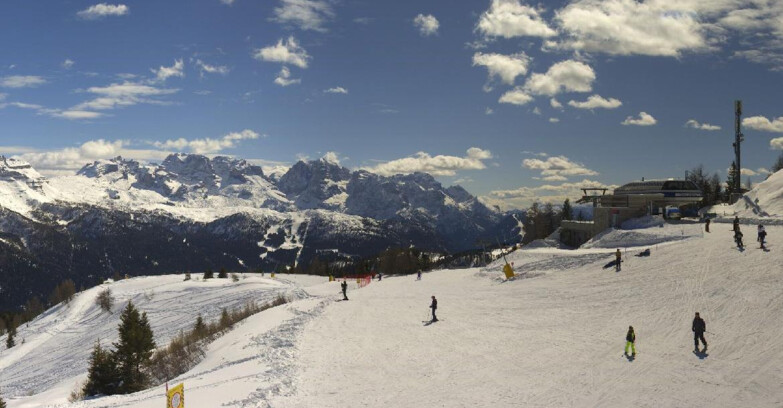 Webcam Skiarea Campiglio Dolomiti di Brenta Val di Sole Val Rendena - Seggiovia Malghette 
