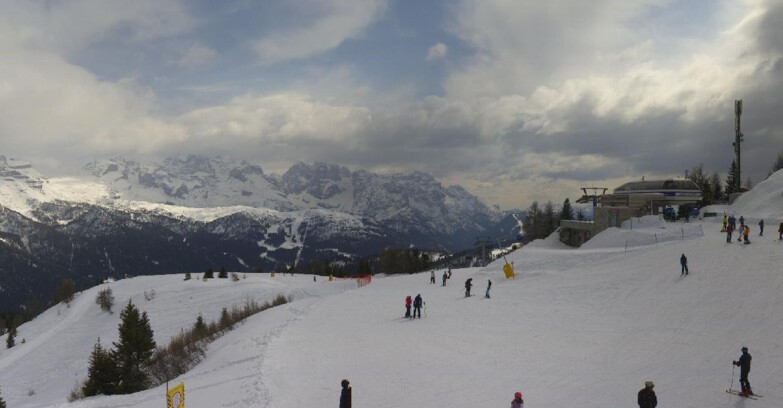 Webcam Folgarida-Marilleva  (Skiarea Campiglio Dolomiti di Brenta - Val di Sole Val Rendena) - Seggiovia Malghette 