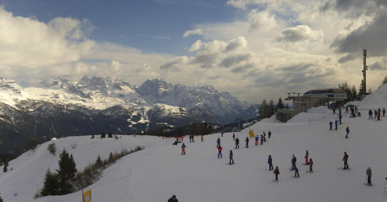 Webcam Folgarida-Marilleva  (Skiarea Campiglio Dolomiti di Brenta - Val di Sole Val Rendena) - Seggiovia Malghette 