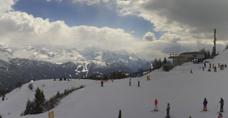 Webcam Ski area Campiglio Dolomiti di Brenta Val di Sole Val Rendena - Seggiovia Malghette 