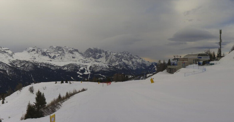 Webcam Ski area Campiglio Dolomiti di Brenta Val di Sole Val Rendena - Seggiovia Malghette 
