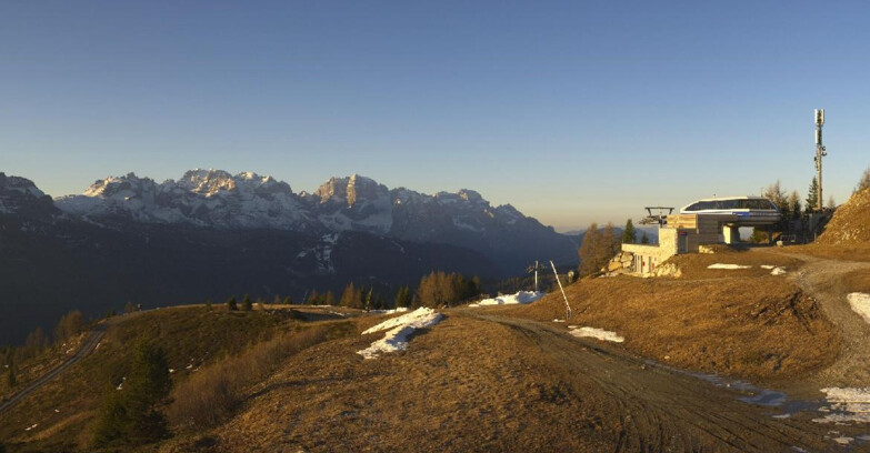Webcam Folgarida-Marilleva  (Skiarea Campiglio Dolomiti di Brenta - Val di Sole Val Rendena) - Seggiovia Malghette 