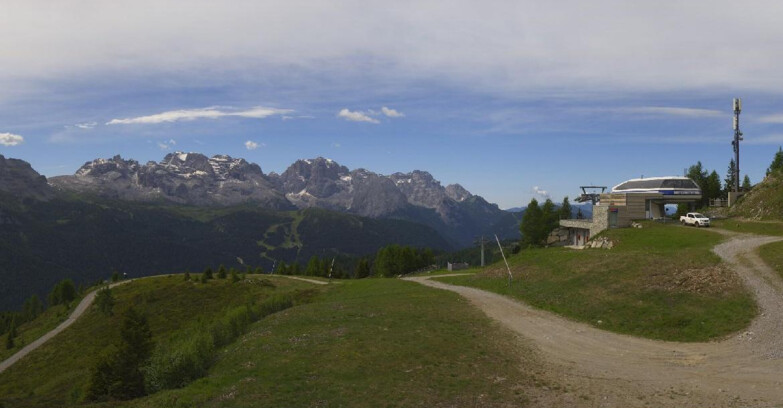 Webcam Ski area Campiglio Dolomiti di Brenta Val di Sole Val Rendena - Seggiovia Malghette 