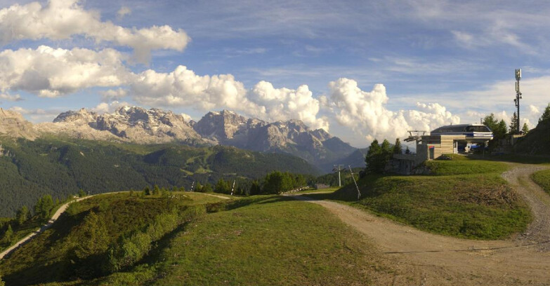 Webcam Ski area Campiglio Dolomiti di Brenta Val di Sole Val Rendena - Seggiovia Malghette 