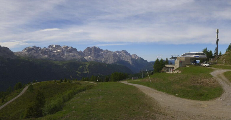 Webcam Ski area Campiglio Dolomiti di Brenta Val di Sole Val Rendena - Seggiovia Malghette 