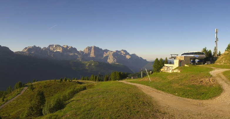 Webcam Ski area Campiglio Dolomiti di Brenta Val di Sole Val Rendena - Seggiovia Malghette 