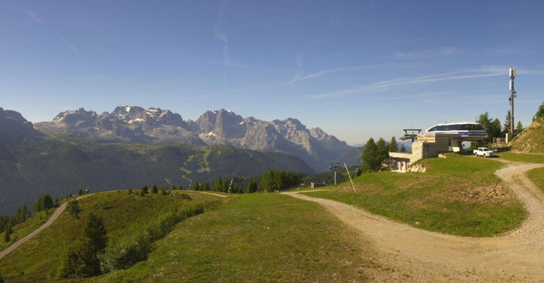 Webcam Ski area Campiglio Dolomiti di Brenta Val di Sole Val Rendena - Seggiovia Malghette 