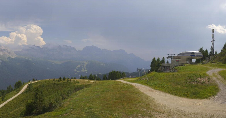 Webcam Folgarida-Marilleva  (Skiarea Campiglio Dolomiti di Brenta - Val di Sole Val Rendena) - Seggiovia Malghette 
