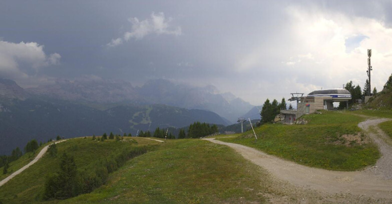 Webcam Folgarida-Marilleva  (Skiarea Campiglio Dolomiti di Brenta - Val di Sole Val Rendena) - Seggiovia Malghette 