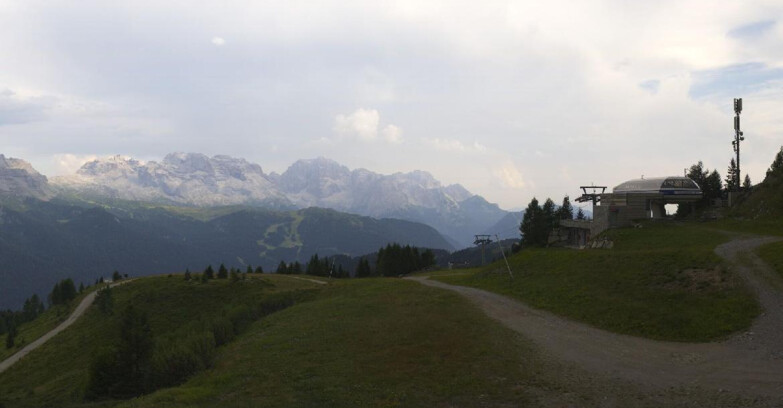 Webcam Folgarida-Marilleva  (Skiarea Campiglio Dolomiti di Brenta - Val di Sole Val Rendena) - Seggiovia Malghette 