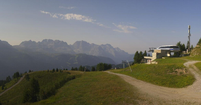 Webcam Folgarida-Marilleva  (Skiarea Campiglio Dolomiti di Brenta - Val di Sole Val Rendena) - Seggiovia Malghette 