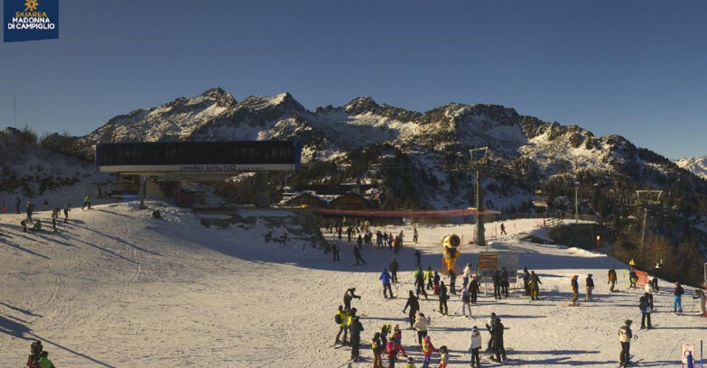 Webcam Folgarida-Marilleva  (Skiarea Campiglio Dolomiti di Brenta - Val di Sole Val Rendena) - Seggiovia Orso Bruno 