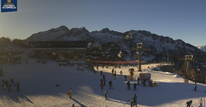 Webcam Folgarida-Marilleva  (Skiarea Campiglio Dolomiti di Brenta - Val di Sole Val Rendena) - Seggiovia Orso Bruno 