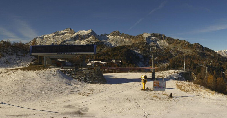 Webcam Ski area Campiglio Dolomiti di Brenta Val di Sole Val Rendena - Seggiovia Orso Bruno 