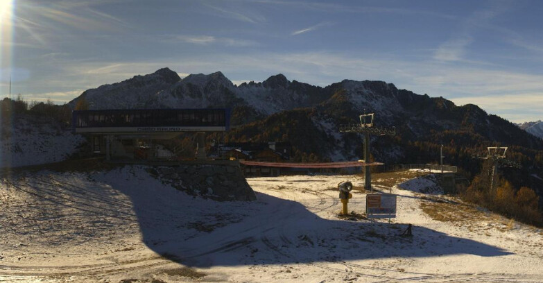 Webcam Ski area Campiglio Dolomiti di Brenta Val di Sole Val Rendena - Seggiovia Orso Bruno 