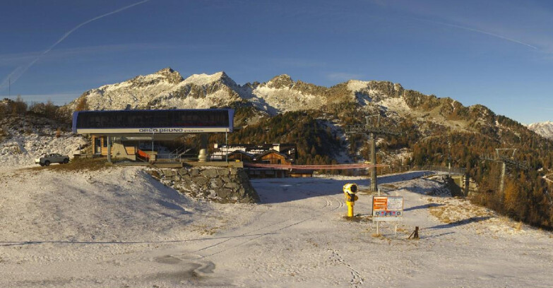 Webcam Ski area Campiglio Dolomiti di Brenta Val di Sole Val Rendena - Seggiovia Orso Bruno 