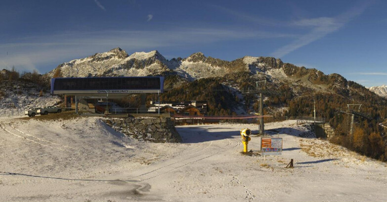 Webcam Ski area Campiglio Dolomiti di Brenta Val di Sole Val Rendena - Seggiovia Orso Bruno 