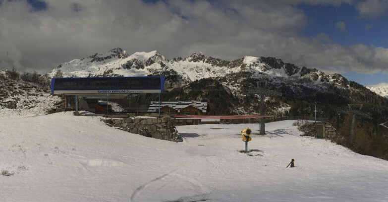 Webcam Skiarea Campiglio Dolomiti di Brenta Val di Sole Val Rendena - Seggiovia Orso Bruno 