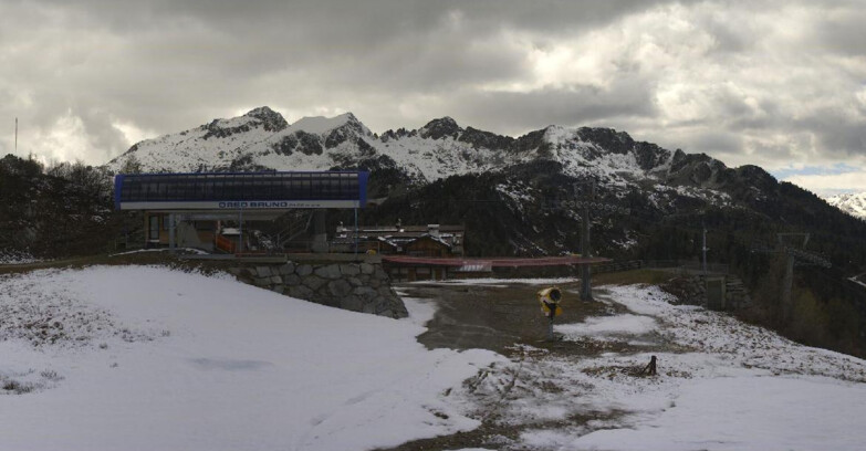 Webcam Skiarea Campiglio Dolomiti di Brenta Val di Sole Val Rendena - Seggiovia Orso Bruno 