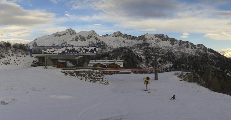 Webcam Skiarea Campiglio Dolomiti di Brenta Val di Sole Val Rendena - Seggiovia Orso Bruno 
