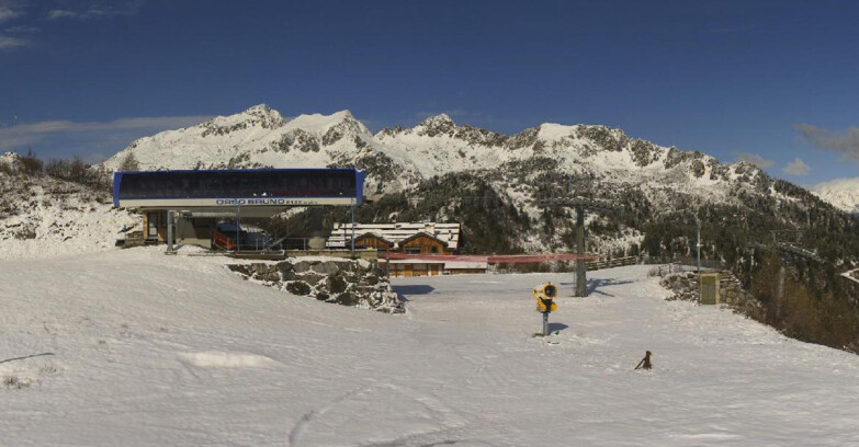 Webcam Skiarea Campiglio Dolomiti di Brenta Val di Sole Val Rendena - Seggiovia Orso Bruno 