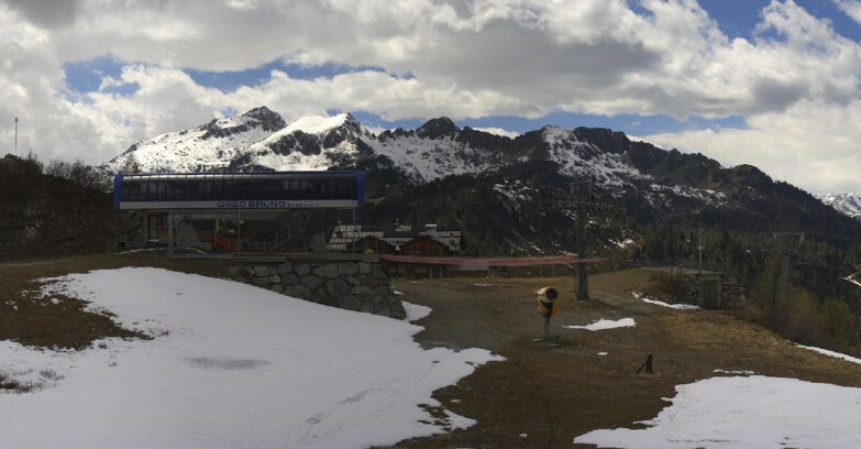 Webcam Skiarea Campiglio Dolomiti di Brenta Val di Sole Val Rendena - Seggiovia Orso Bruno 
