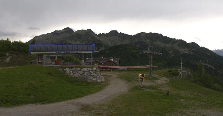 Webcam Folgarida-Marilleva  (Skiarea Campiglio Dolomiti di Brenta - Val di Sole Val Rendena) - Seggiovia Orso Bruno 
