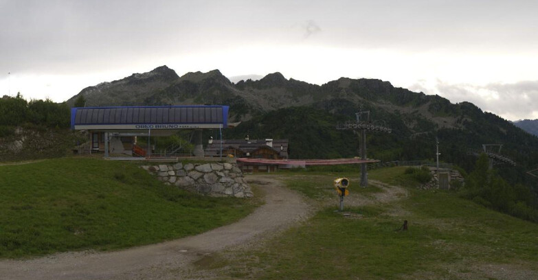 Webcam Folgarida-Marilleva  (Skiarea Campiglio Dolomiti di Brenta - Val di Sole Val Rendena) - Seggiovia Orso Bruno 