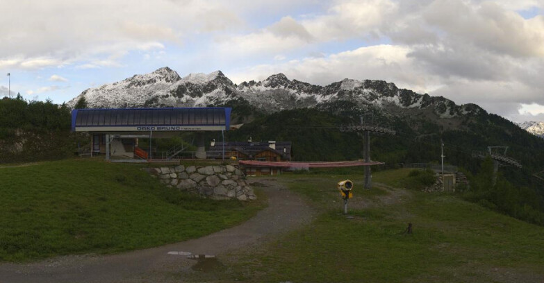 Webcam Folgarida-Marilleva  (Skiarea Campiglio Dolomiti di Brenta - Val di Sole Val Rendena) - Seggiovia Orso Bruno 