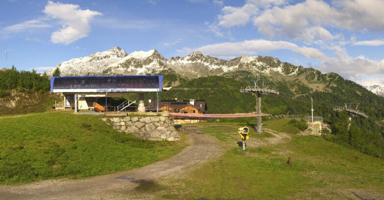Webcam Folgarida-Marilleva  (Skiarea Campiglio Dolomiti di Brenta - Val di Sole Val Rendena) - Seggiovia Orso Bruno 