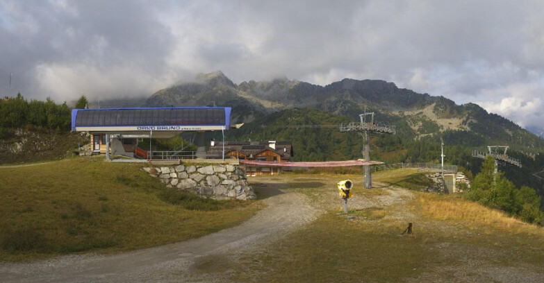 Webcam Folgarida-Marilleva  (Skiarea Campiglio Dolomiti di Brenta - Val di Sole Val Rendena) - Seggiovia Orso Bruno 