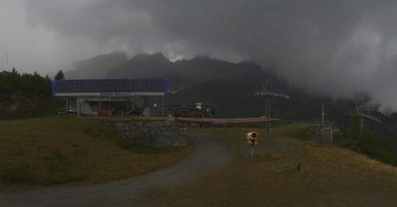 Webcam Folgarida-Marilleva  (Skiarea Campiglio Dolomiti di Brenta - Val di Sole Val Rendena) - Seggiovia Orso Bruno 