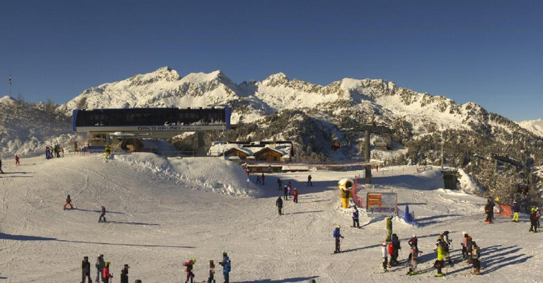 Webcam Skiarea Campiglio Dolomiti di Brenta Val di Sole Val Rendena - Seggiovia Orso Bruno 