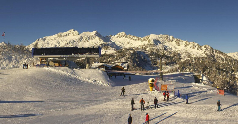 Webcam Skiarea Campiglio Dolomiti di Brenta Val di Sole Val Rendena - Seggiovia Orso Bruno 