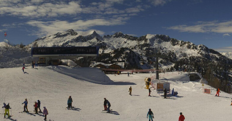 Webcam Skiarea Campiglio Dolomiti di Brenta Val di Sole Val Rendena - Seggiovia Orso Bruno 