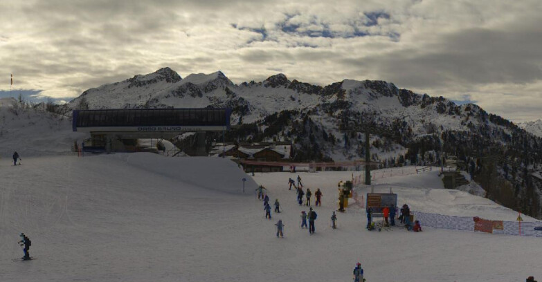 Webcam Skiarea Campiglio Dolomiti di Brenta Val di Sole Val Rendena - Seggiovia Orso Bruno 