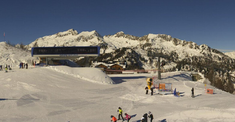Webcam Skiarea Campiglio Dolomiti di Brenta Val di Sole Val Rendena - Seggiovia Orso Bruno 