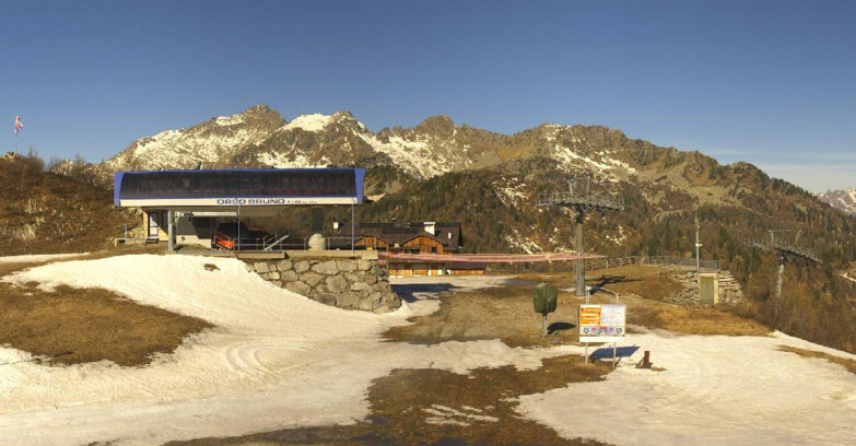 Webcam Folgarida-Marilleva  (Skiarea Campiglio Dolomiti di Brenta - Val di Sole Val Rendena) - Seggiovia Orso Bruno 