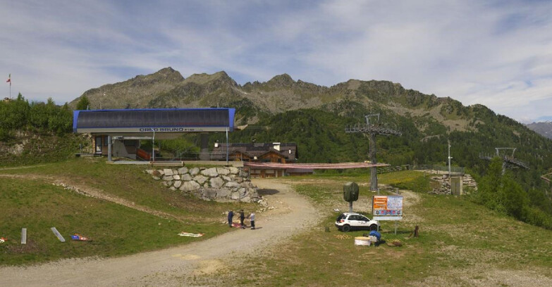 Webcam Skiarea Campiglio Dolomiti di Brenta Val di Sole Val Rendena - Seggiovia Orso Bruno 