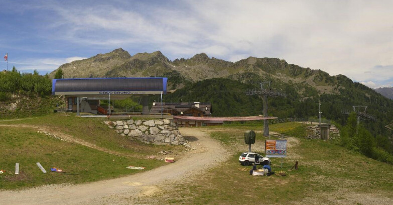 Webcam Skiarea Campiglio Dolomiti di Brenta Val di Sole Val Rendena - Seggiovia Orso Bruno 