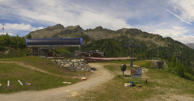 Webcam Skiarea Campiglio Dolomiti di Brenta Val di Sole Val Rendena - Seggiovia Orso Bruno 